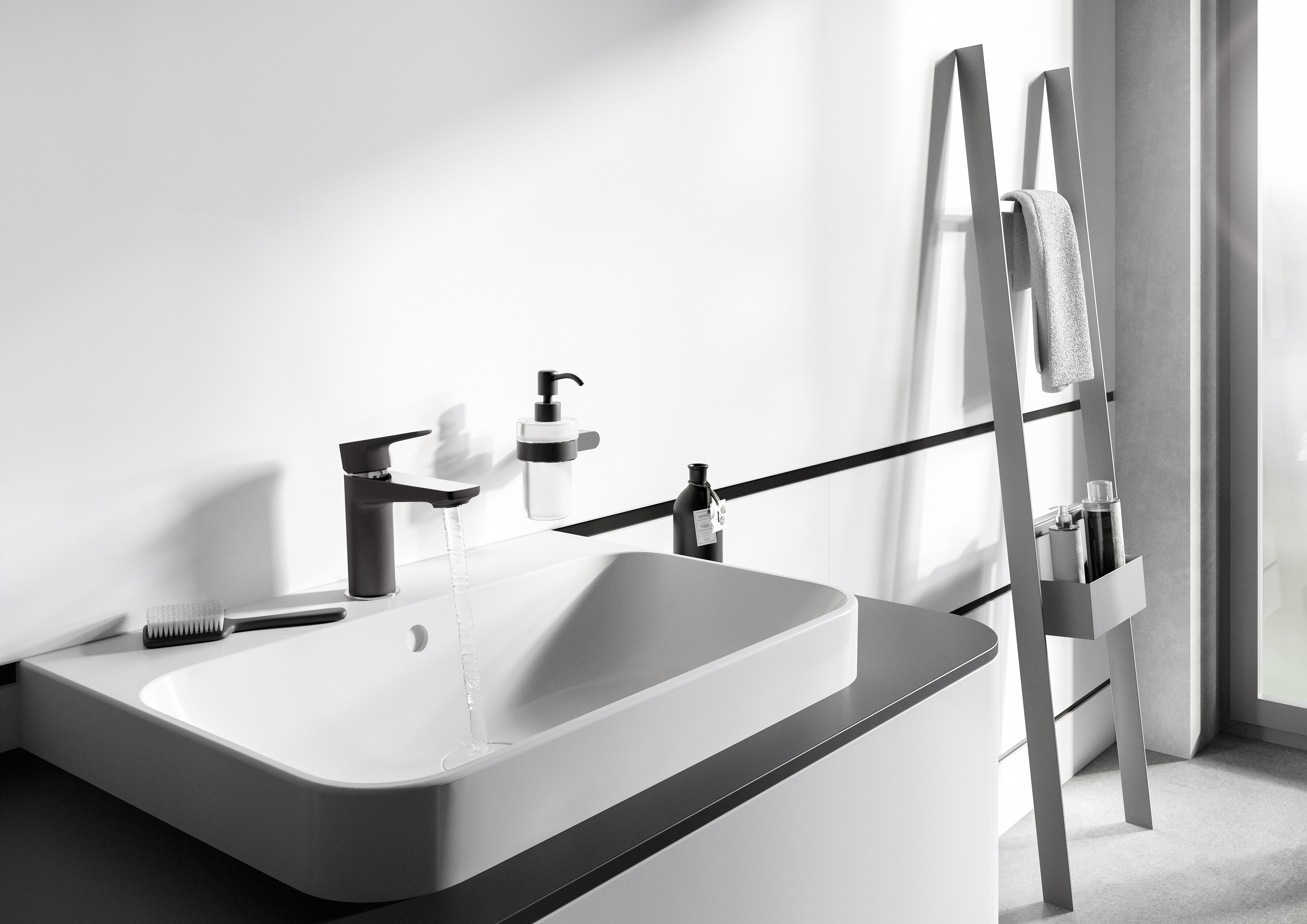 ADORE BLACK-CHROME - Imaginea colecției