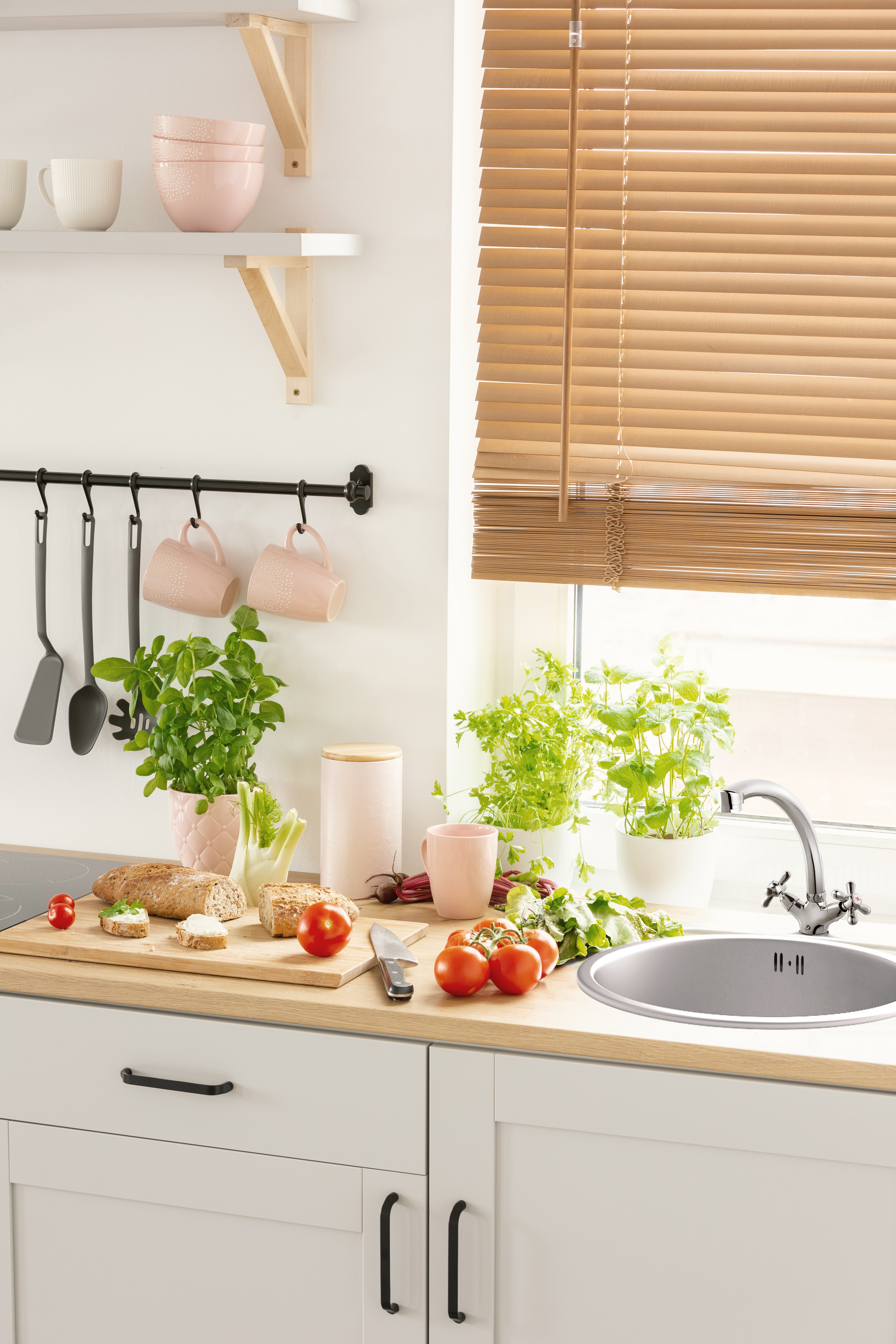 RETRO NEW - Imaginea colecției